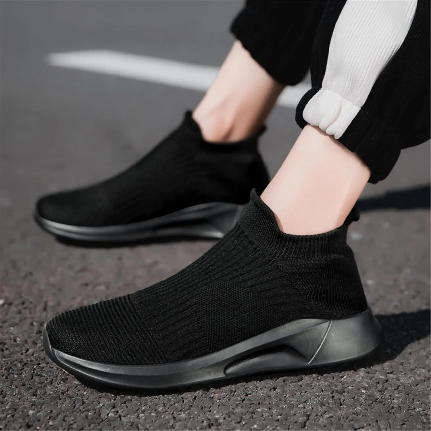 Mens Loafers & Slip-Ons Fashion Spring and Summer Men Sports Shoes Flat Bottom Lightweight Slip On Fly Woven Mesh