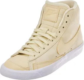 Nike Women's Sneaker, Medium