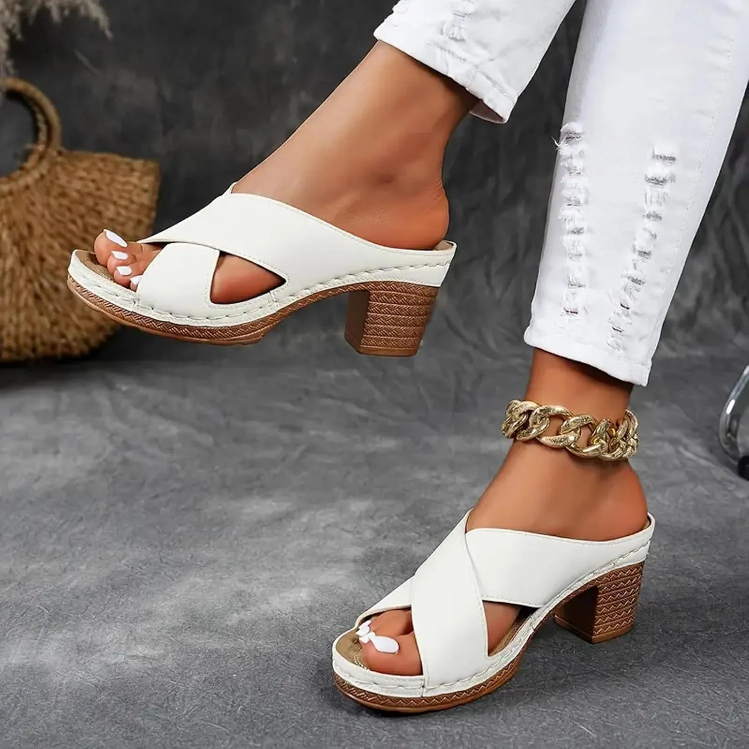 Women's Chunky Low Heel Sandals Thick Heel Strap Women's Outdoor Shoes Fashionable And Casual Fish Mouth Open Beach