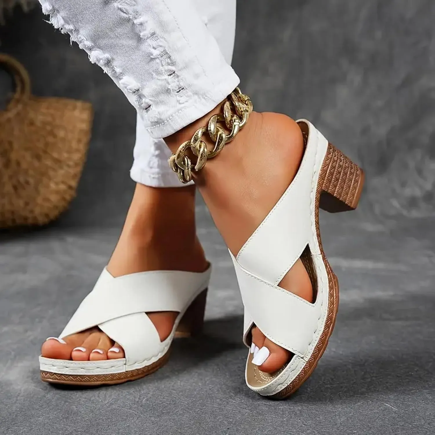 Women's Chunky Low Heel Sandals Thick Heel Strap Women's Outdoor Shoes Fashionable And Casual Fish Mouth Open Beach