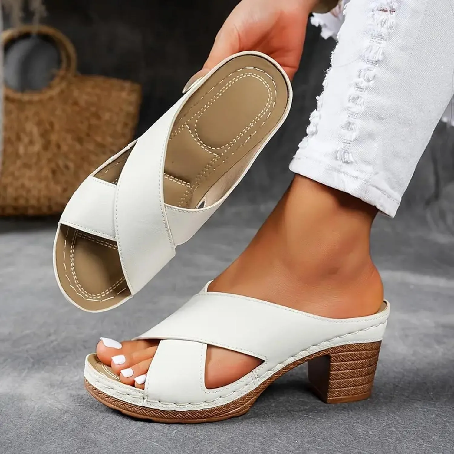Women's Chunky Low Heel Sandals Thick Heel Strap Women's Outdoor Shoes Fashionable And Casual Fish Mouth Open Beach